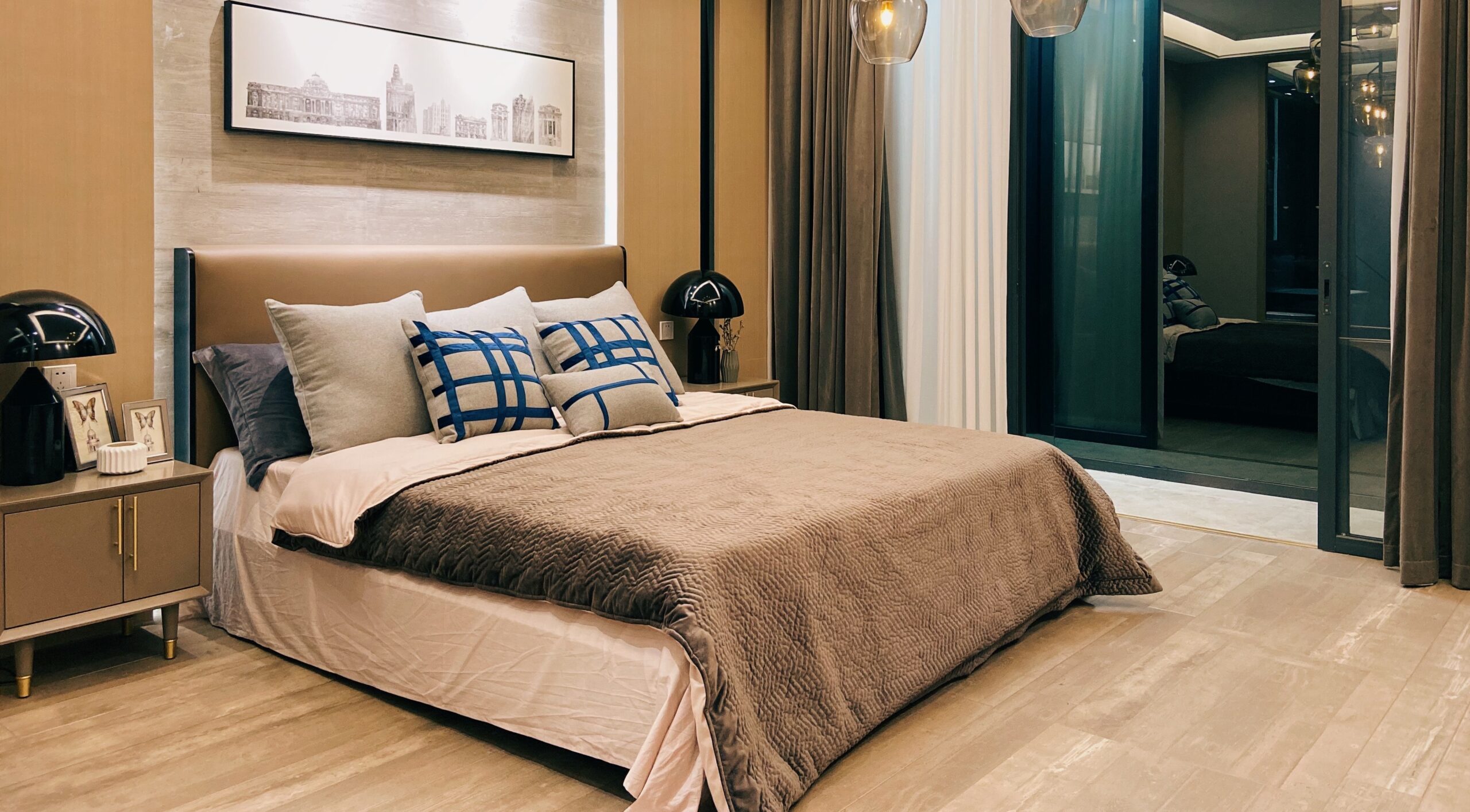 masculine bedroom design - lighting